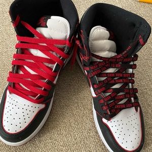 Men blood line Jordan 1